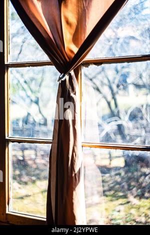 Vieux mur en bois avec fenêtre de style vintage dans la maison Banque D'Images