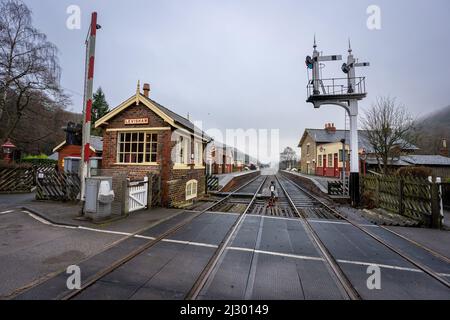 Santa Special train, Moorlander, train à vapeur sur un chemin de Pickering à Grosmont en passant par la station Levisham dans North York Moors UK Banque D'Images