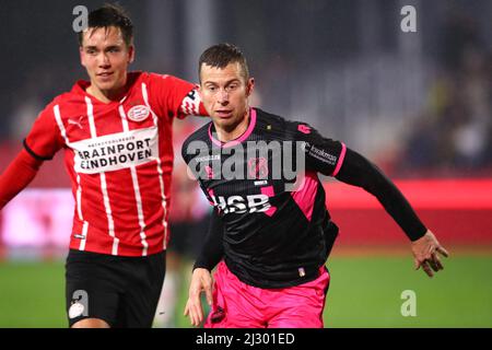 EINDHOVEN, PAYS-BAS - AVRIL 4 : Robert Muhren du FC Volendam lors du match néerlandais de Keukenkampioendivisiie entre le PSV U23 et le FC Volendam à de Herdgang le 4 avril 2022 à Eindhoven, pays-Bas (photo de Ben gal/Orange Pictures) Banque D'Images