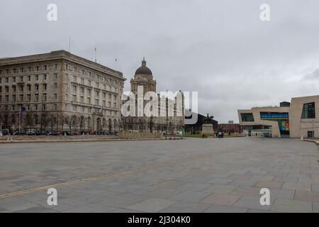 Le bâtiment Cunard et le bâtiment Port de Liverpool à Pier Head Banque D'Images