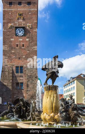 Nuremberg, Ludwigsplatz, Ehebrunnen, Tour Blanche, Elisabethkirche Banque D'Images