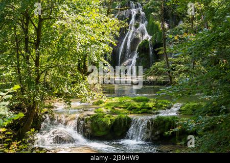 Terrasses de travertin, Cascade des Tufs, Arbois, Jura, Bourgogne-Franche-Comté, Région du Jura, France Banque D'Images