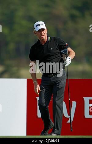 27 avril 2012-Corée du Sud, Icheon : Miguel Angel Jimenez d'Espagne en action pendant la deuxième manche du Championnat de Ballantine au Blackstone Golf Club. Banque D'Images