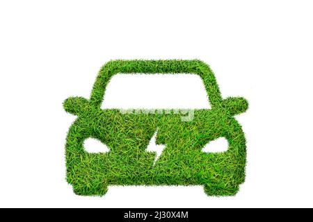 Voiture électrique dans la texture de l'herbe verte, chargeur batterie véhicule électrique isolé sur fond blanc.3D Banque D'Images