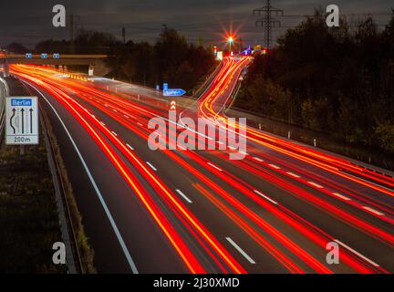 Sortie Autobahn sur la A2, feux arrière, Autobahn allemand, Banque D'Images