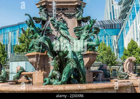 Leipzig, Allemagne - 4 août 2015: Fontaine avec un nom de Mendebrunnen à Leipzig, centre-ville, Allemagne, été Banque D'Images