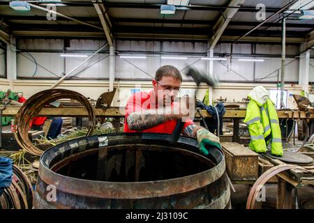 Cooperage in Workshop, Speyside Cooperage, Whiskey, Craigellachie, Écosse, Royaume-Uni Banque D'Images