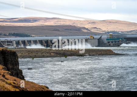 Barrage de Wanapum et rivière Columbia Banque D'Images