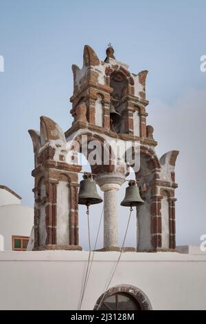 Eglise orthodoxe grecque à Pyrgos, Santorin, Santorin, Cyclades, Mer Egéé, Mer Méditerranée, Grèce, Europe Banque D'Images