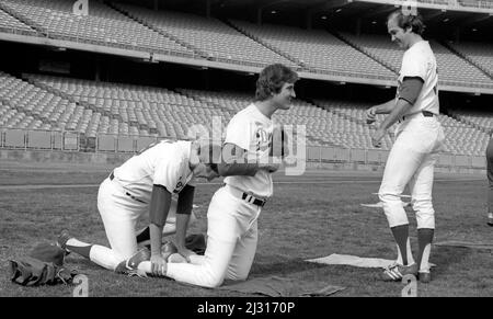 Les joueurs de Los Angeles Dodgers participent à un entraînement de pré-saison au Dodger Stadium de Los Angeles, en Californie Banque D'Images