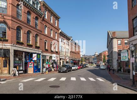 PORTLAND, États-Unis - SEP 15, 2017: Le vieux port de Portland est rempli de bâtiments de briques de 19th siècles et est maintenant le centre commercial de la ville à Portland, Banque D'Images