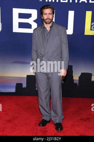 Jake Gyllenhaal arrivant à la première Ambulance de Los Angeles au musée de l'Académie le 04 avril 2022 à Los Angeles, CA. © OConnor/AFF-USA.com crédit : AFF/Alamy Live News Banque D'Images