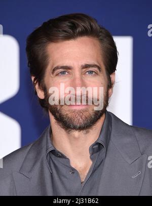 Jake Gyllenhaal arrivant à la première Ambulance de Los Angeles au musée de l'Académie le 04 avril 2022 à Los Angeles, CA. © OConnor/AFF-USA.com crédit : AFF/Alamy Live News Banque D'Images