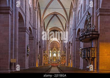 Worms, cathédrale Saint-Pierre-et-39, nef avec maître-autel de Balthasar Neumann Banque D'Images
