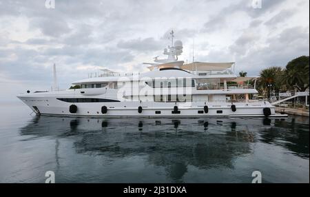 Le HALO de yacht appartenant au milliardaire russe et à l'oligarque romain Abramovich. Banque D'Images