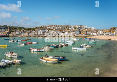 Port de pêche de Saint-Ives, vue depuis Smeatons Pier, Cornwall, Angleterre, Royaume-Uni Banque D'Images