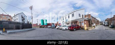 GLOUCESTER, États-Unis - SEP 14, 2017: Grandes halls dans la zone portuaire pour l'industrie de la pêche au homard à Gloucester, États-Unis. Banque D'Images