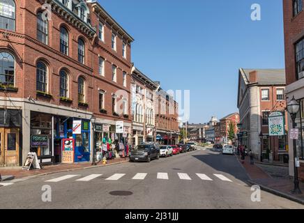 PORTLAND, États-Unis - SEP 15, 2017: Le vieux port de Portland est rempli de bâtiments de briques de 19th siècles et est maintenant le centre commercial de la ville à Portland, Banque D'Images