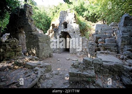 Ruines anciennes au parc national d'Olympos, Cirali, Lykia antique, Turquie, mer Méditerranée Banque D'Images