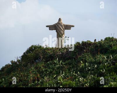 Statue du Christ-Roi à Garajau situé au point de vue de Ponta do Garajau le monument dédié le 30th octobre 1927 Madère Portugal eu Banque D'Images