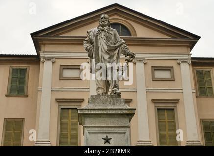 Monument Giuseppe Garibaldi sur la place Mazzini, Lecco, Lombardie, Italie Banque D'Images