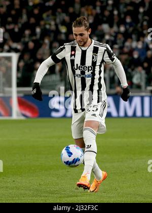 Allianz Stadium, Turin, Italie, 03 avril 2022, Adrien Rabiot (Juventus FC) contrôle le ballon pendant Juventus FC vs Inter - FC Internazionale - itali Banque D'Images