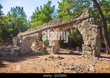 Le Phaselis Viaduct, ville ancienne sur la côte, province d'Antalya en Turquie Banque D'Images