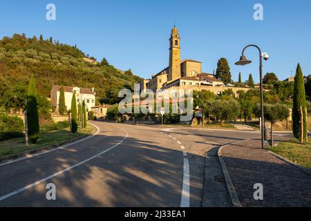 Vue extérieure sur Arqua Pertrarca, l'un des plus beaux villages d'Italie, Vénétie, Italie Banque D'Images