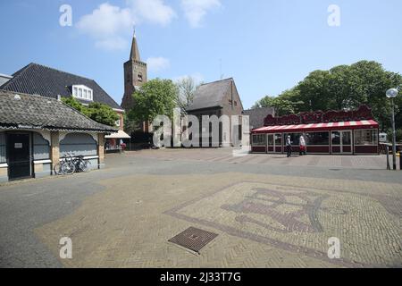 Église dans la zone piétonne de Den Burg, Texel, pays-Bas Banque D'Images