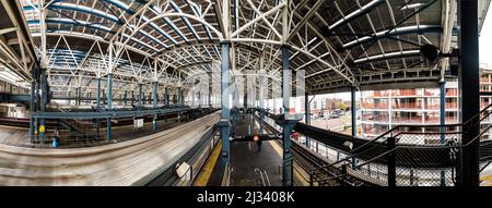 CONEY ISLAND, Etats-Unis - OCT 25, 2015: Ancienne gare de l'île de Coney, la zone d'amusement de New York. Banque D'Images