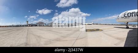 ARRECIFE, ESPAGNE - 14 MARS 2017 : aéroport d'Arrecife, capitale de l'île canarienne de Lanzarote, Espagne. L'aéroport a été reconstruit en 1996. Banque D'Images