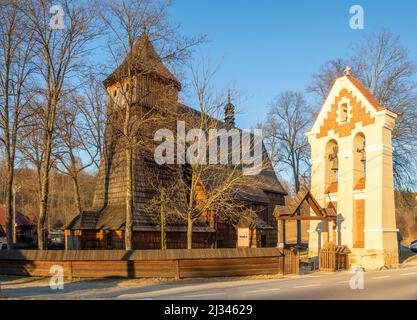 L'église gothique médiévale en bois de l'Archange Michael à Binarowa en Pologne. Construit au début du 16th siècle (environ 1500). UNESCO World Herita Banque D'Images
