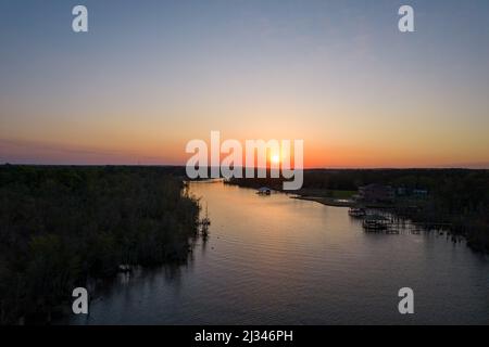 Vue aérienne de la rivière Dog au coucher du soleil près de Mobile, Alabama Banque D'Images