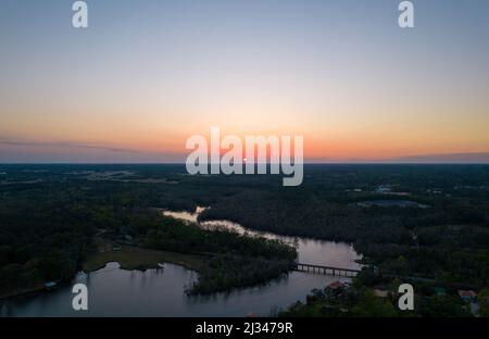 Vue aérienne de la rivière Dog au coucher du soleil près de Mobile, Alabama Banque D'Images