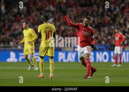 Lisbonne, Portugal. 05th avril 2022. Nicolás Otamendi, défenseur de SL Benfica, réagit lors du match de la finale de la Ligue des champions de l'UEFA entre SL Benfica et le Liverpool FC le 04 avril 2022 à Lisbonne, au Portugal. Valter Gouveia/SPP crédit: SPP Sport presse photo. /Alamy Live News Banque D'Images