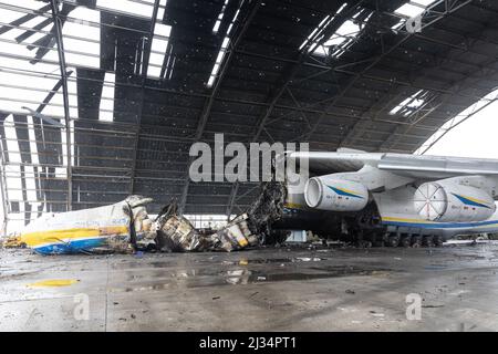 Hostomil, Ukraine. 2nd avril 2022. Le célèbre AN-225 Mriya, l'un des plus grands avions du monde, a été détruit à l'aéroport de Hostomil par des troupes russes le 24 février 2022, la Russie a envahi l'Ukraine le 24 février 2022, déclenchant la plus grande attaque militaire en Europe depuis la Seconde Guerre mondiale (Credit image: © Mykhaylo Palinchak/SOPA Images via ZUMA Press Wire) Banque D'Images