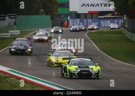 Autodromo Enzo e Dino Ferrari, Imola, Italie, avril 2022, #46 Team WRT - Frédéric VERVISCH/Nico MÜLLER/Valentino ROSSI - Audi R8 LMS evo II GT3 Banque D'Images