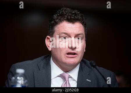 Washington, États-Unis d'Amérique. 05th avril 2022. Christopher Maier, Secrétaire adjoint à la défense pour les opérations spéciales et les conflits de faible intensité, Comparaît devant une audience du Comité sénatorial des services armés pour examiner la position du Commandement des opérations spéciales des États-Unis et du cybercommandement des États-Unis en vue de l'examen de la demande d'autorisation de défense pour l'exercice 2023 et les années à venir Programme de défense, dans l'immeuble Dirksen du Bureau du Sénat à Washington, DC, Mardi 5 avril 2022. Crédit: Rod Lamkey/CNP/Sipa USA crédit: SIPA USA/Alay Live News Banque D'Images