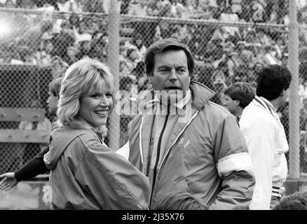 Robert Wagner et sa fille Kate à Jump Rope pour le jeu de base-ball de coeur, 1983 crédit: Ron Wolfson / MediaPunch Banque D'Images