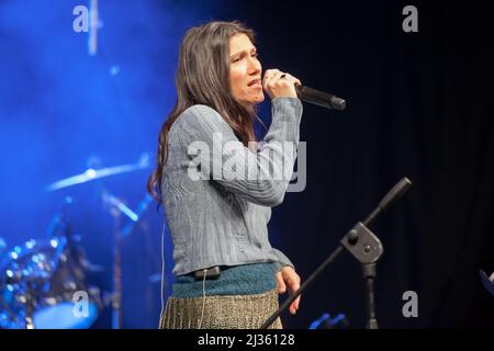 5 avril 2022, Bologne, Italie : la musique pour la paix a été un grand événement organisé sur la place de Bologne, pour recueillir des fonds pour soutenir SAUVER LES ENFANTS, l'organisation qui lutte depuis plus de 100 ans pour sauver les filles et les garçons à risque et leur garantir un avenir, Aider les enfants qui souffrent des terribles conséquences du conflit en Ukraine. (Credit image: © Carlo Vergani/Pacific Press via ZUMA Press Wire) Banque D'Images