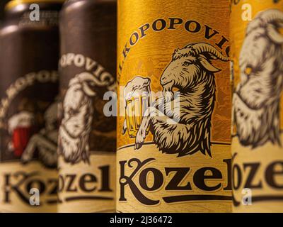 Le logo Velkopovicky Kozel sur une canette à bière. Banque D'Images