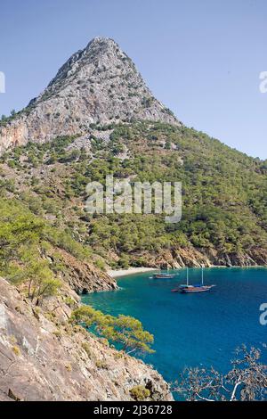 Baie idyllique d'Adrasan, Lykia, Turquie, mer Méditerranée Banque D'Images