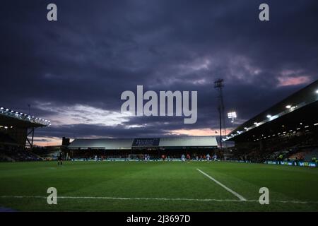 Peterborough, Royaume-Uni. 05th avril 2022. Nuages sombres au-dessus de la ville de Peterborough United v Luton, match de championnat de l'EFL, au Weston Homes Stadium, Peterborough, Cambridgeshire. Crédit : Paul Marriott/Alay Live News Banque D'Images