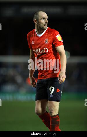 Peterborough, Royaume-Uni. 05th avril 2022. Danny Hylton (LT) au Peterborough United v Luton Town, championnat EFL, au Weston Homes Stadium, Peterborough, Cambridgeshire. Crédit : Paul Marriott/Alay Live News Banque D'Images