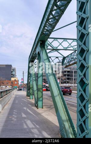 Pont métallique de treillis Pratt connu sous le nom de Queen St. Viaduct (1911). L'ancienne structure est une vue emblématique de la ville qui est la capitale de l'on Banque D'Images