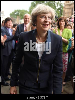 Image ©sous licence de Parsons Media. 11/07/2016. Londres, Royaume-Uni. Theresa May devient la nouvelle première ministre. Theresa May prononce un discours à l'extérieur de la Chambre des communes, après avoir été annoncée, elle sera le Premier ministre britannique mercredi après-midi, après que David Cameron ait pris ses fonctions lorsque le Royaume-Uni a voté pour quitter l'UE.photo d'Andrew Parsons / Parsons Media Banque D'Images