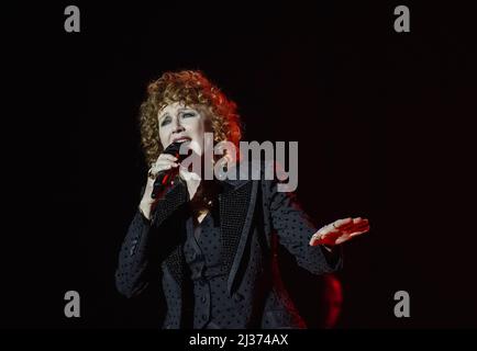 19 mars 2022, Avellino, Campanie, Italie: La chanteuse italienne Fiorella Mannoia - la version de Fiorella Tour 2022 au Théâtre Gesualdo d'Avellino. (Credit image: © Giovanni Esposito/Pacific Press via ZUMA Press Wire) Banque D'Images