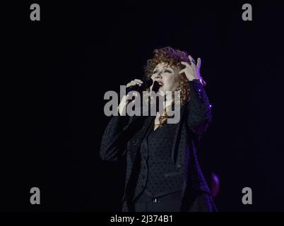 19 mars 2022, Avellino, Campanie, Italie: La chanteuse italienne Fiorella Mannoia - la version de Fiorella Tour 2022 au Théâtre Gesualdo d'Avellino. (Credit image: © Giovanni Esposito/Pacific Press via ZUMA Press Wire) Banque D'Images