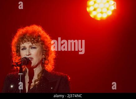 19 mars 2022, Avellino, Campanie, Italie: La chanteuse italienne Fiorella Mannoia - la version de Fiorella Tour 2022 au Théâtre Gesualdo d'Avellino. (Credit image: © Giovanni Esposito/Pacific Press via ZUMA Press Wire) Banque D'Images