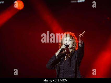 Avellino, Campanie, Italie. 19th mars 2022. La chanteuse italienne Fiorella Mannoia - la version de Fiorella Tour 2022 au Théâtre Gesualdo d'Avellino. (Credit image: © Giovanni Esposito/Pacific Press via ZUMA Press Wire) Banque D'Images